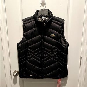 NWT Black & Gold North Face Vest 550 Size: XL